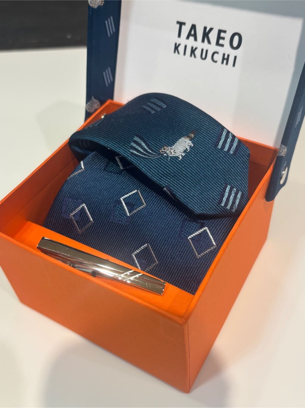ヒナさんの「TAKEO KIKUCHI｜猫チェンジタイ タイバーBOX」を使ったコーディネート