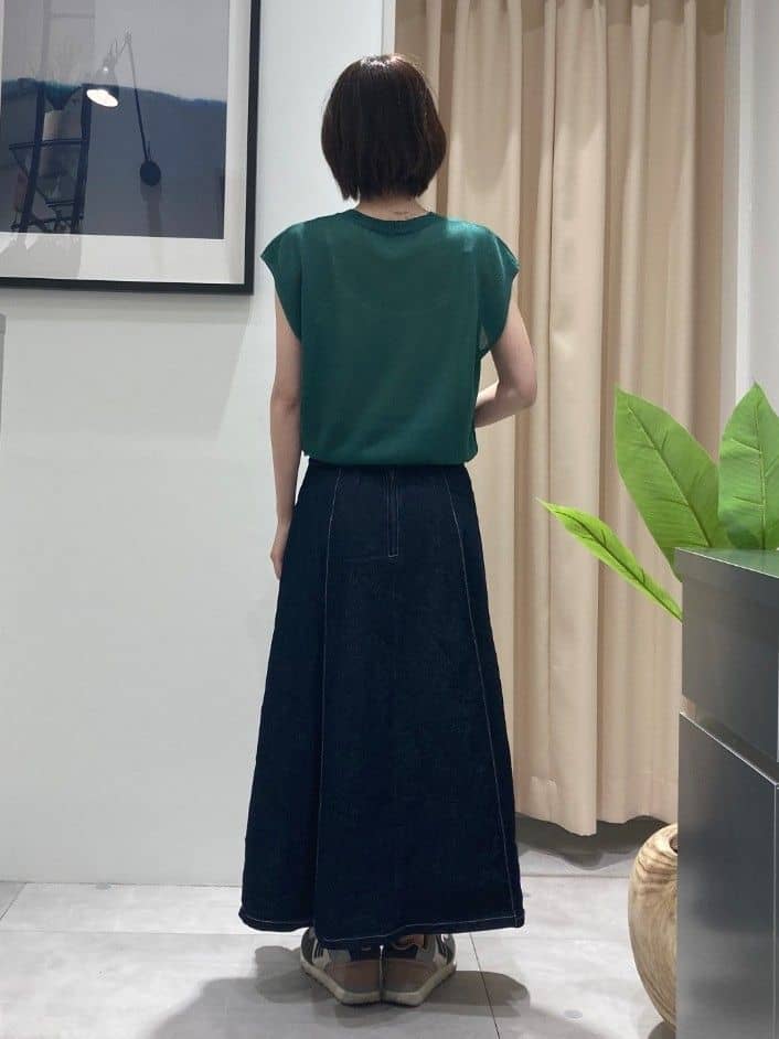 なめさんの「THE SHOP TK｜ラメシアーフレンチ袖トップス【セットUP可/洗濯機OK】」を使ったコーディネート
