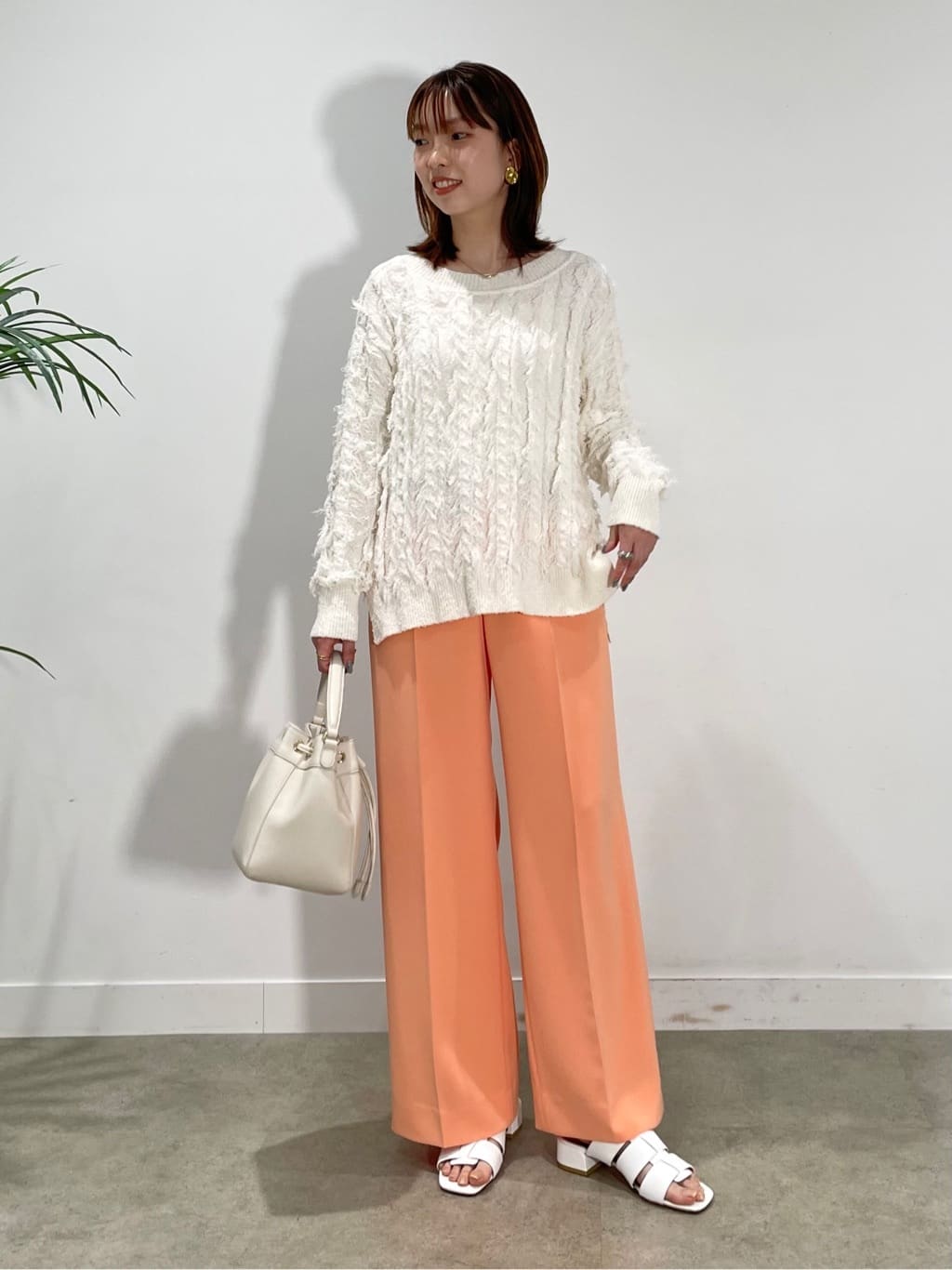 ねねさんの「INDIVI｜◆【撥水／UVケア】マルチWAYマウンテンパーカ」を使ったコーディネート