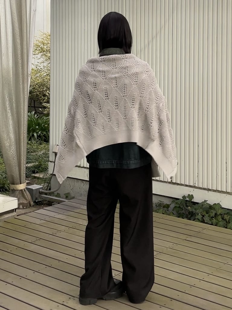 川本葵さんの「tk.TAKEO KIKUCHI｜◆バレルシルエットスラックス」を使ったコーディネート