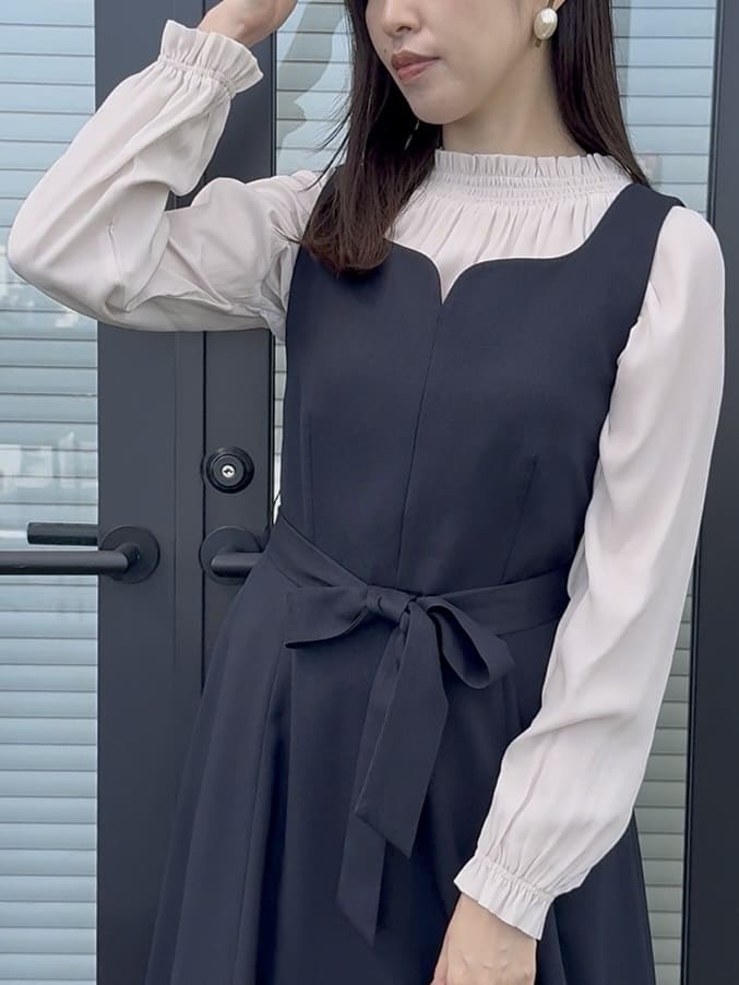 teiさんの「Couture brooch｜【きれいめ・通勤】RTピケ前後2WAYシャーリングブラウス」を使ったコーディネート