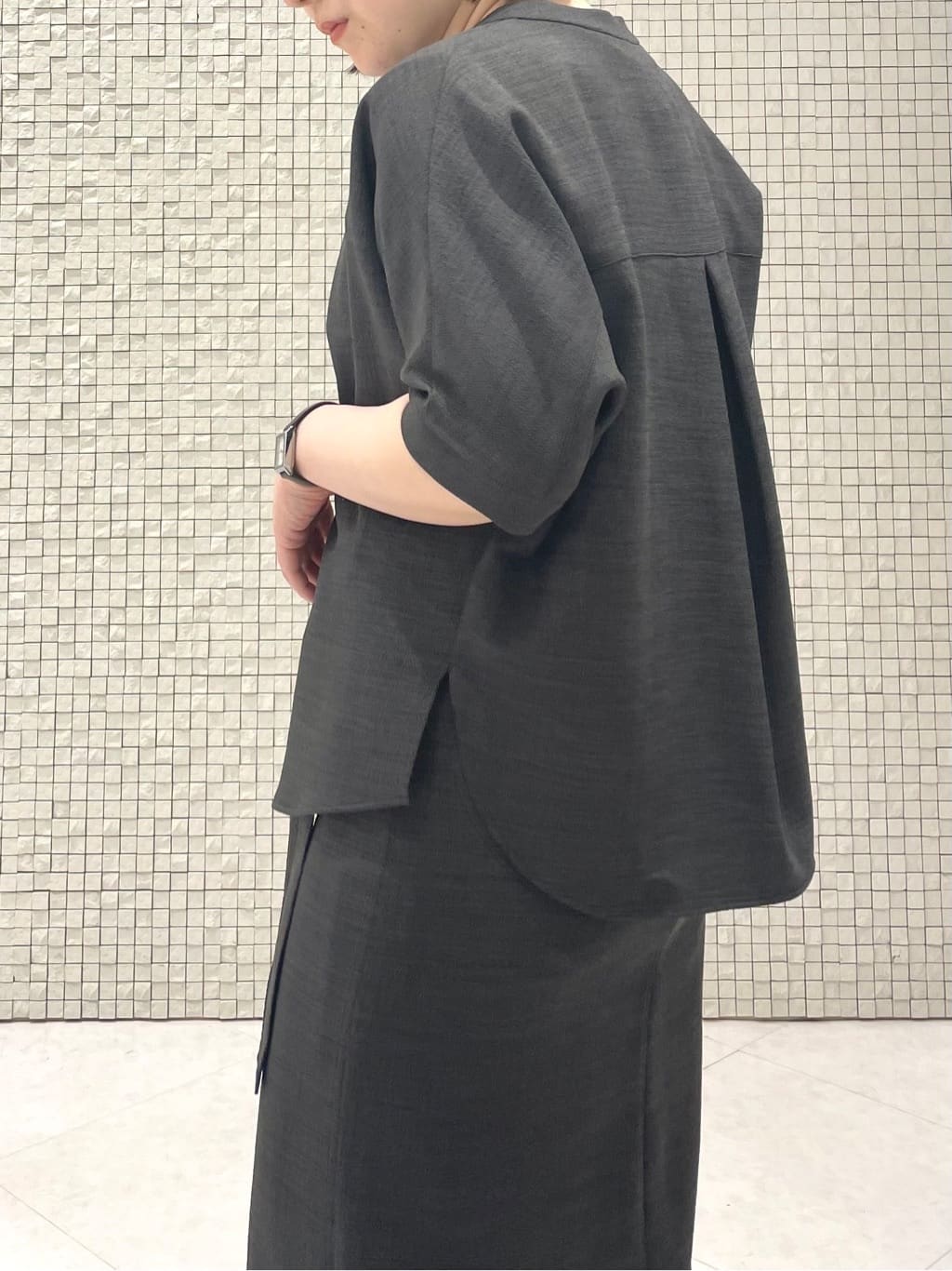 sakuさんの「INDIVI｜【セレモニーにおすすめ！】パール調トップネックレス」を使ったコーディネート