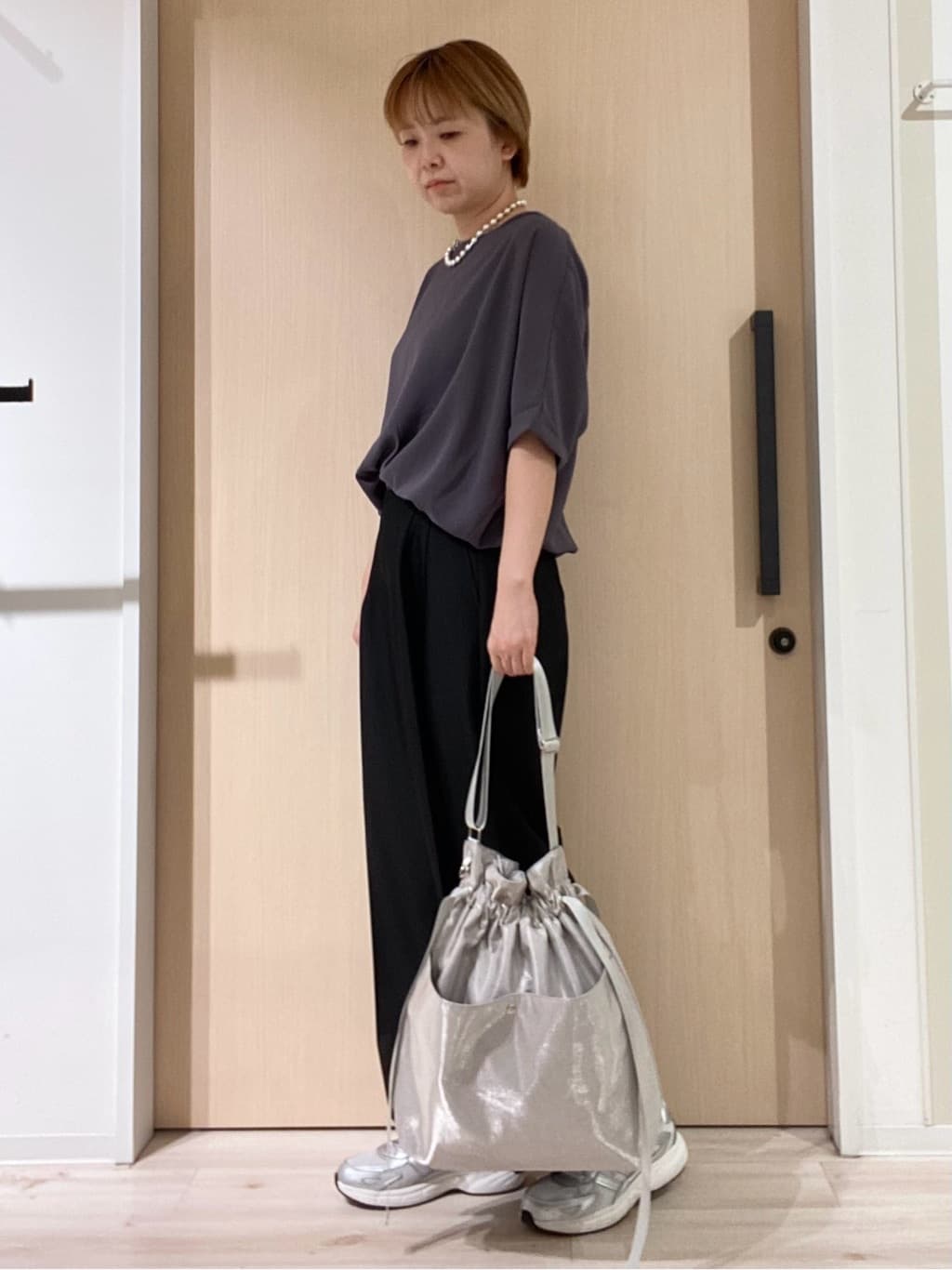 ひらしーさんの「SHOO･LA･RUE｜【洗濯後しわになりにくい】さらっとタッチの 5分袖ドルマンブラウス」を使ったコーディネート