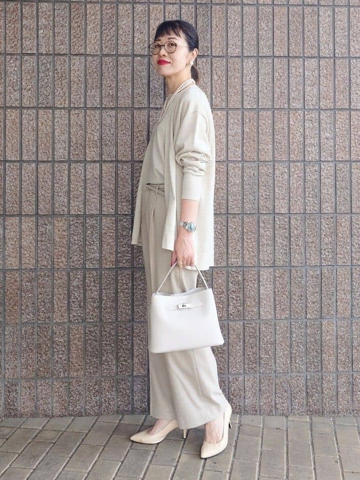 MUTSUKOさんの「UNTITLED｜【アンサンブル可/洗える/ボタンなし】シルクウールカシミヤ 着流しカーディガン」を使ったコーディネート
