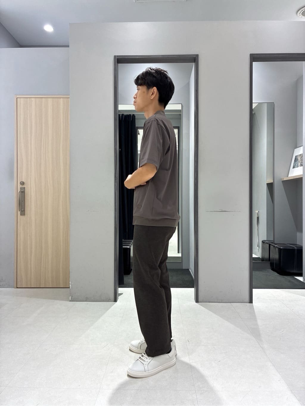 わいずみさんの「TAKEO KIKUCHI｜【3D ナイロン ストレッチ】スタンドカラー シャツブルゾン」を使ったコーディネート