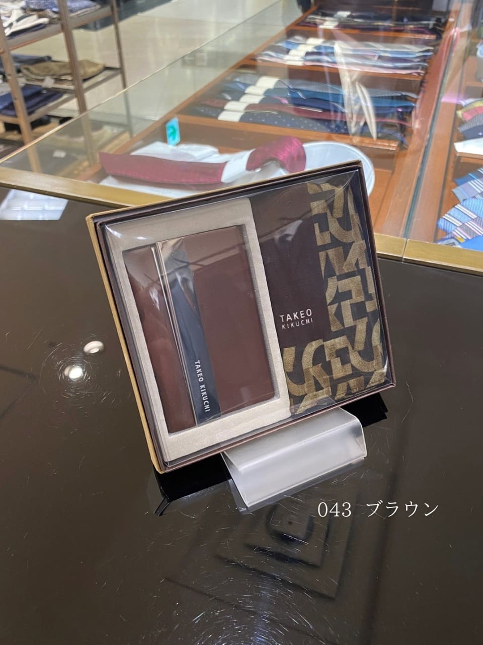 小南大和さんの「TAKEO KIKUCHI｜ハンカチ名刺入れセット」を使ったコーディネート