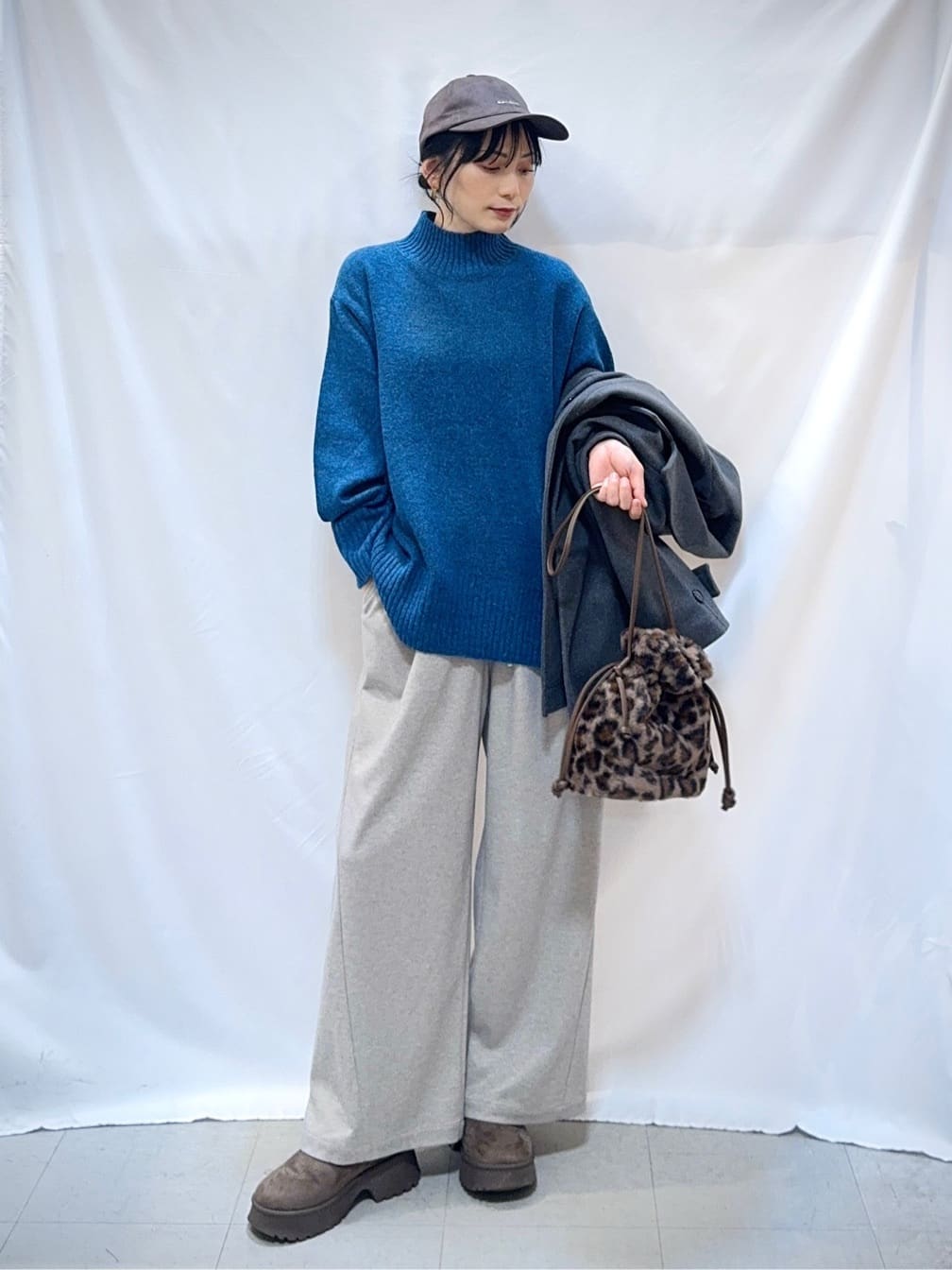 𝐇𝐢𝐫𝐨𝐦𝐢さんの「SHOO･LA･RUE｜【S-LL】ゆるシルエットな メランジタートルニット」を使ったコーディネート