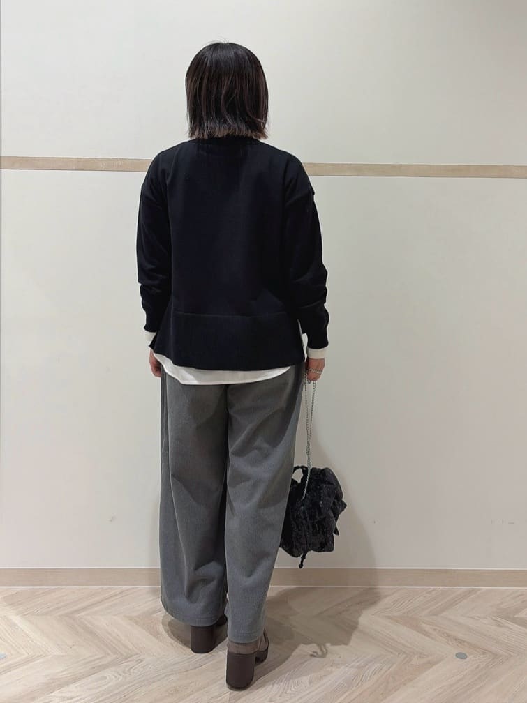 だいちゃさんの「SHOO･LA･RUE｜【2点セット/洗濯機可/S-LL】着回しがきく もちもちハイネックニット+裾シャツインナー」を使ったコーディネート