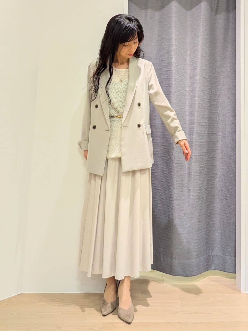 miiさんの「INDIVI｜レザー調ギャザースカート」を使ったコーディネート