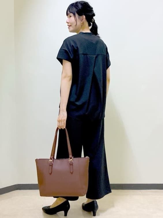  beni_gingerさんの「Reflect｜【E‐QUALITY／ウエスト総ゴム／セットアップ／単品使いOK◎】ブラウス＋ストレートパンツセット」を使ったコーディネート