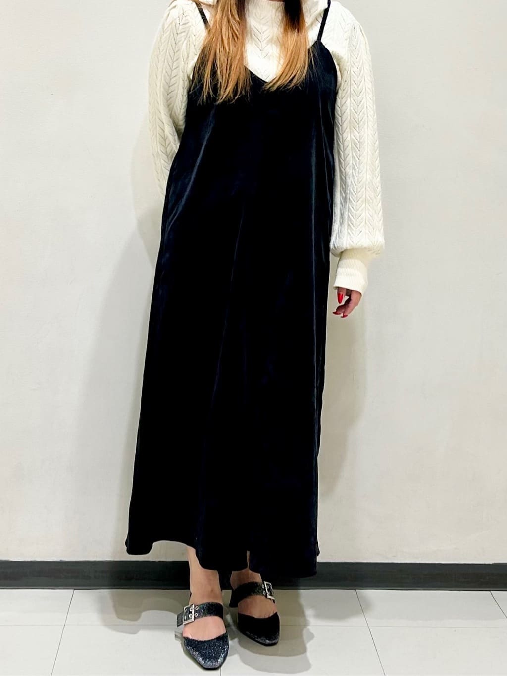かなぴぃさんの「ESPERANZA｜バックルセパレートパンプス」を使ったコーディネート