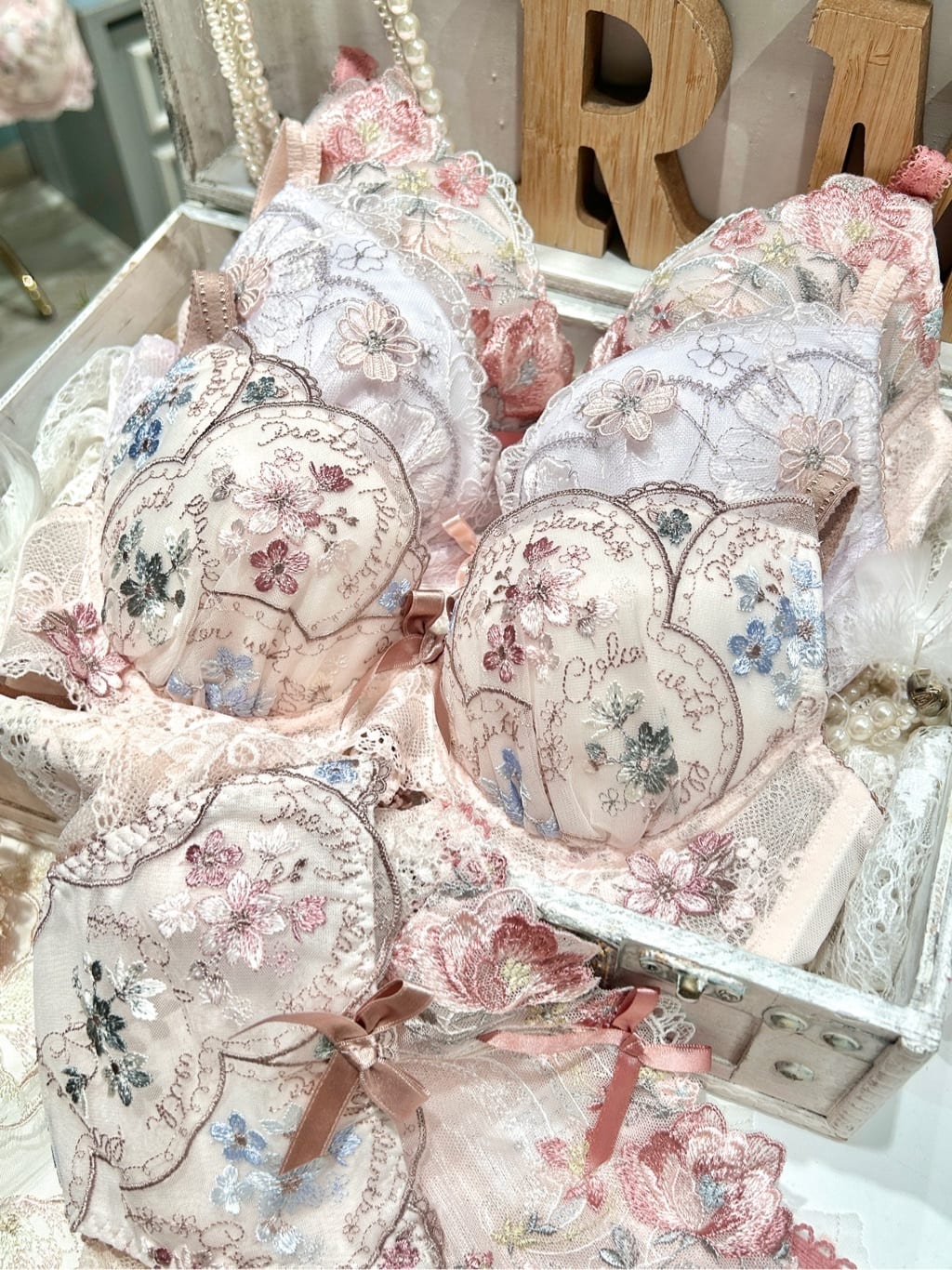 ichiさんの「Risa Magli｜フェリーチェ ブラジャー （D-F） ＜サイドシェイプ＞」を使ったコーディネート