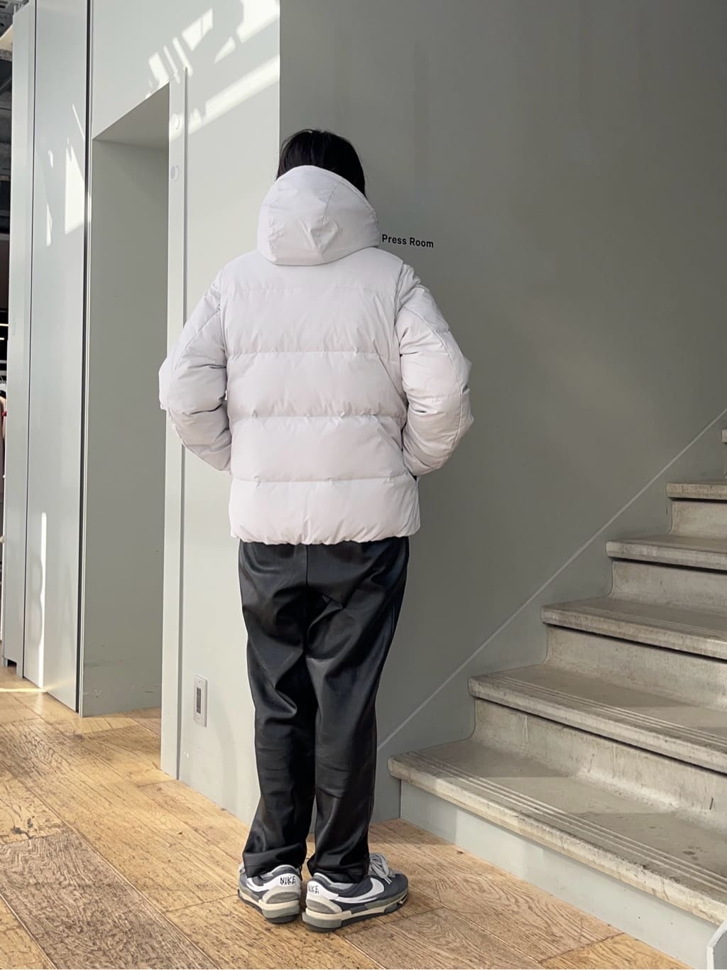 神野（jinno）さんの「TAKEO KIKUCHI｜【Air Palette Knit】ワンポイント カラーニット プルオーバー」を使ったコーディネート