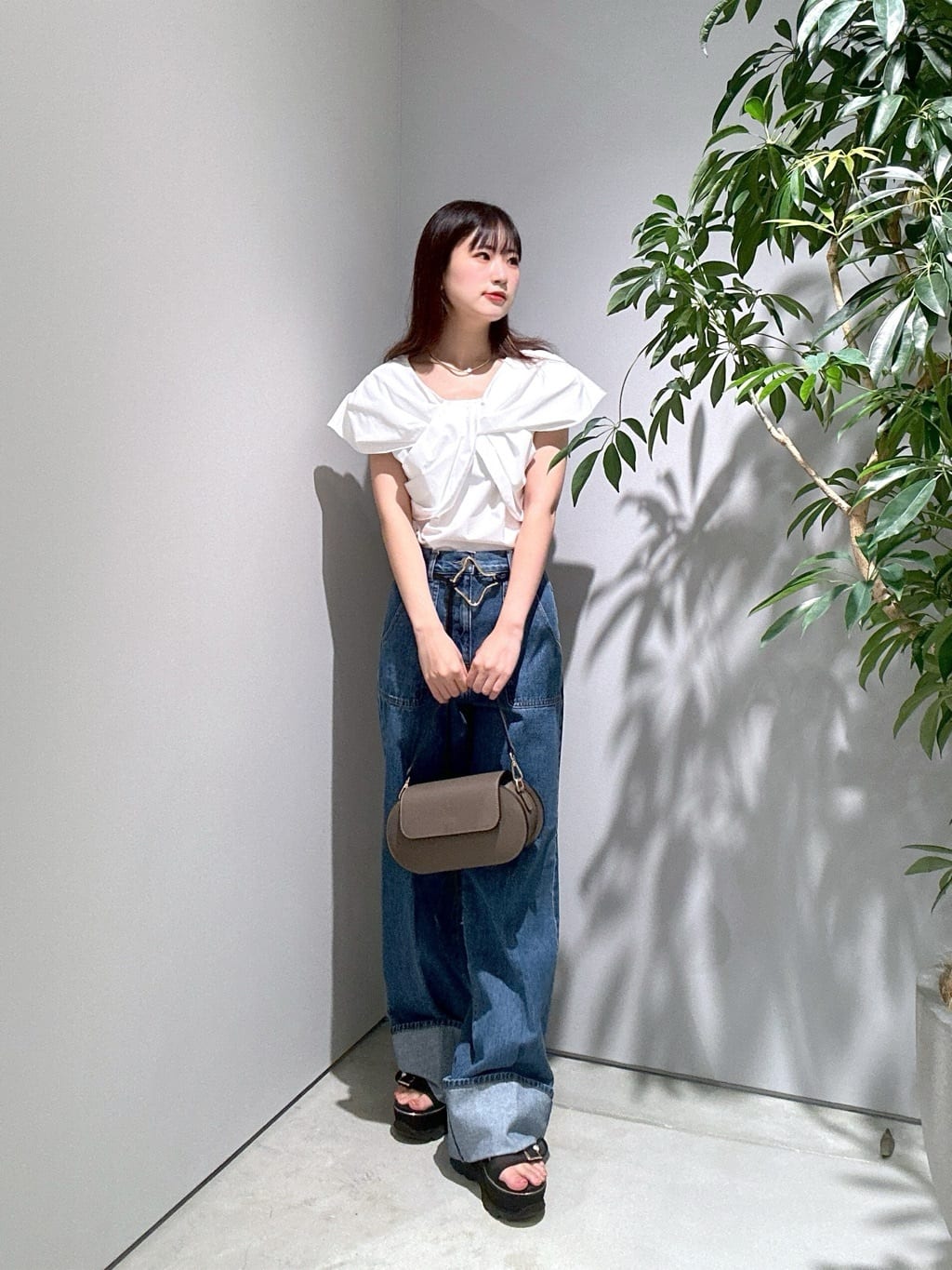 Renoさんの「INDIVI｜ロールアップデニム」を使ったコーディネート