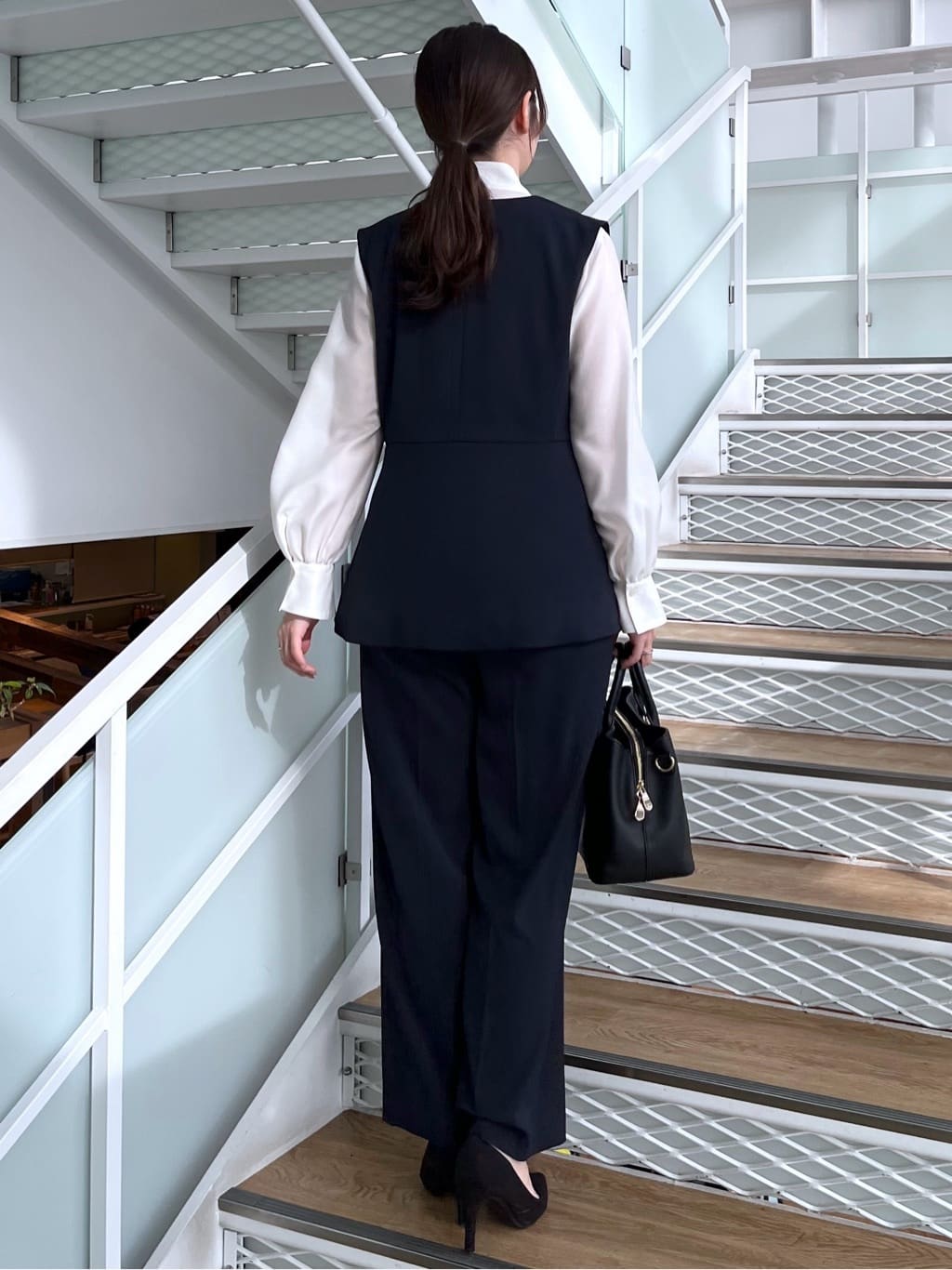 Saekoさんの「COUP DE CHANCE｜【手洗い可／日本製／セットアップ可】カラーレスジレ」を使ったコーディネート