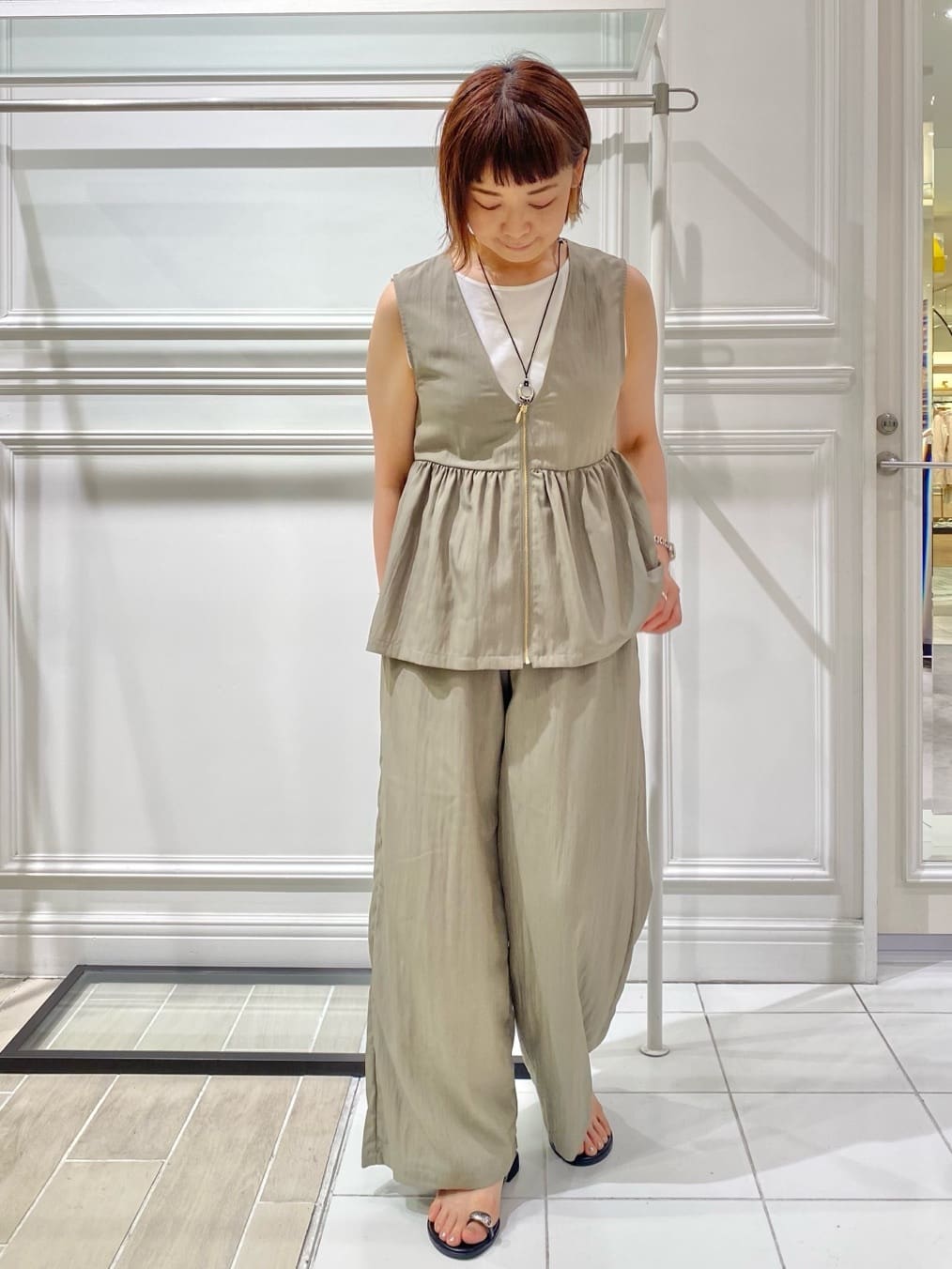 AKKOさんの「UNTITLED｜【接触冷感／コットン100／洗える／丸首】ノースリーブ天竺プルオーバー」を使ったコーディネート