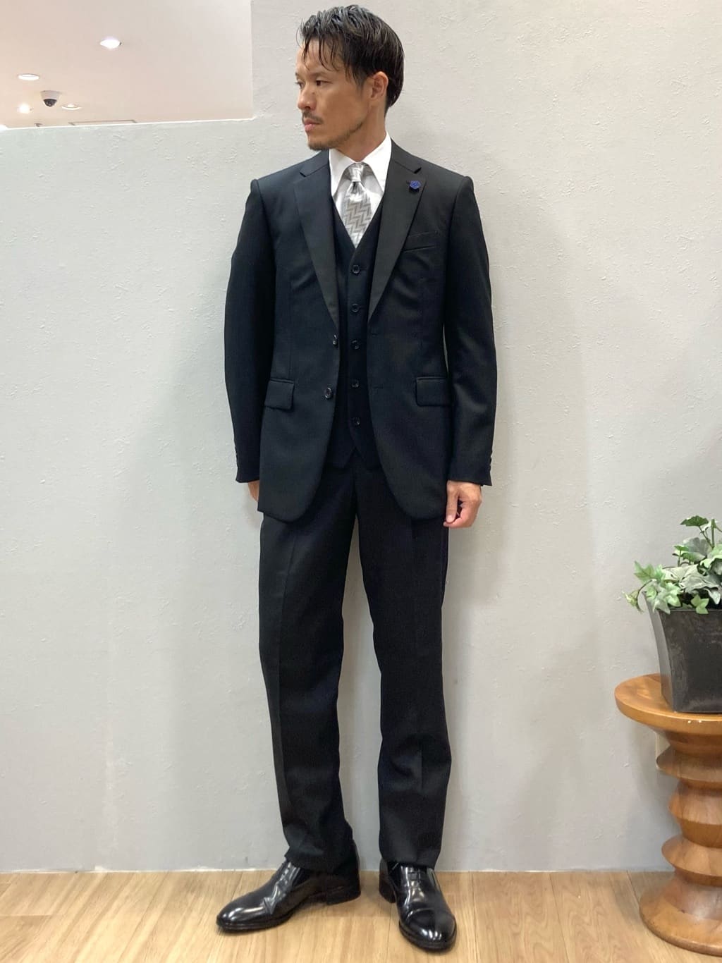 シュンさんの「TAKEO KIKUCHI｜【Made in JAPAN】矢絣（やがすり）スーツ／スリーピース対応」を使ったコーディネート