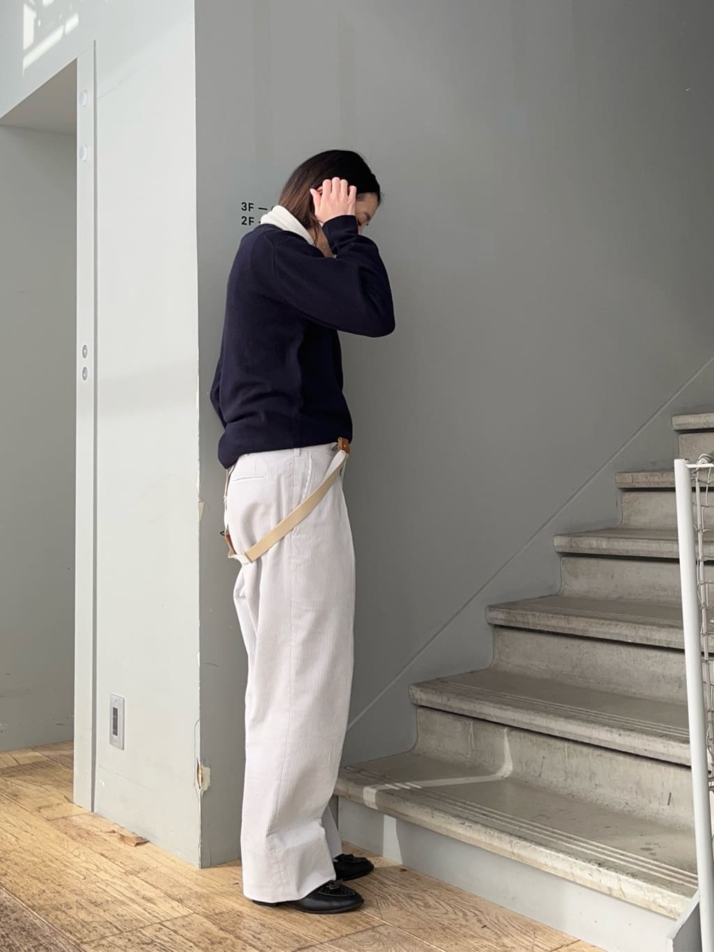 神野（jinno）さんの「TAKEO KIKUCHI｜【Air Palette Knit】ワンポイント カラーニット プルオーバー」を使ったコーディネート