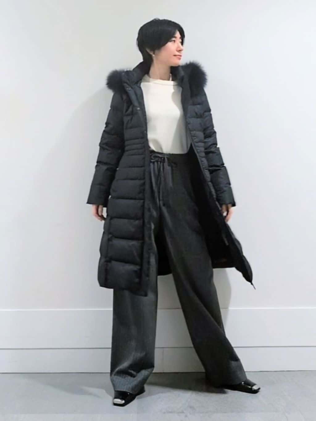 ミズタさんの「UNTITLED｜【はっ水機能/フード取り外し可/防寒】ロングダウンコート」を使ったコーディネート