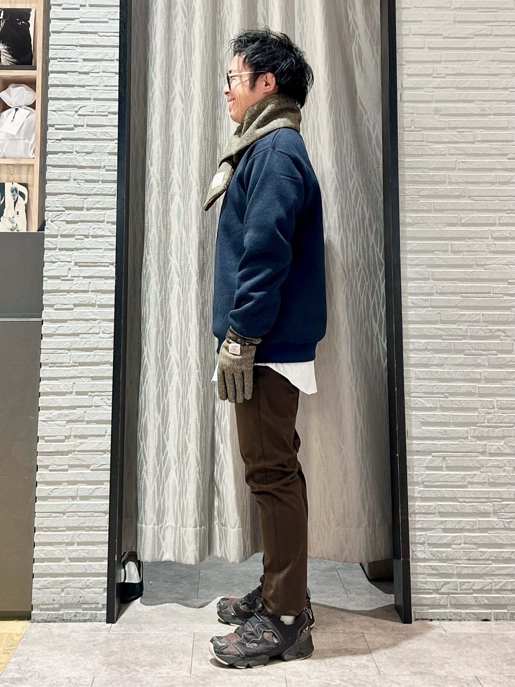 KENJI Iさんの「THE SHOP TK｜【裏起毛で暖かい】レトロフリーススウェット 洗濯機OK」を使ったコーディネート