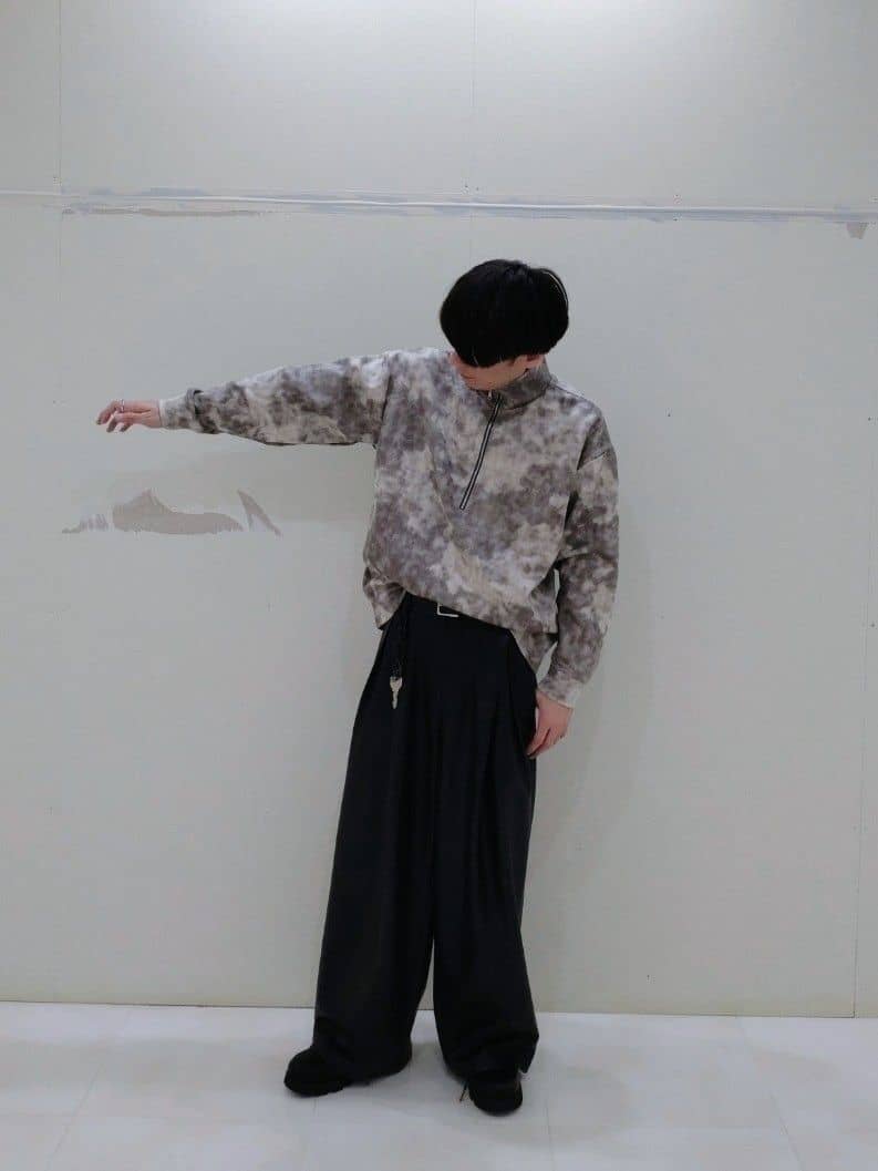 KENさんの「tk.TAKEO KIKUCHI｜ヴィンテージライクプリント ハーフジッププルオーバー」を使ったコーディネート