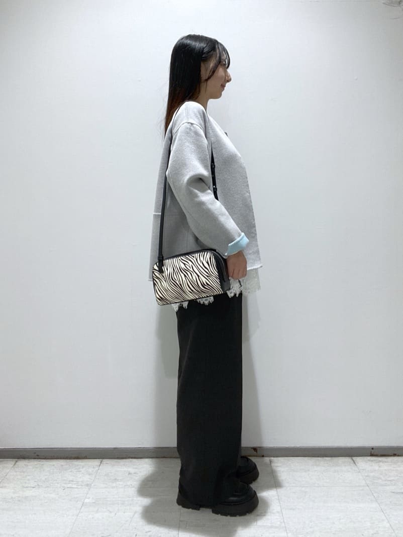 meiさんの「INDIVI｜【レイヤードにおすすめ】レース切り替えカットソー」を使ったコーディネート