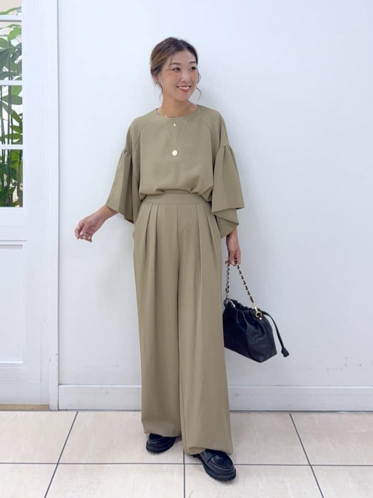 Osawaさんの「Dessin｜【セットアップ可・洗える】ダブルタックワイドパンツ」を使ったコーディネート