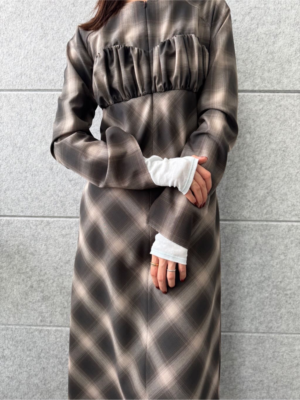 uchi__yamaさんの「CODE A｜shadow check femi dress」を使ったコーディネート