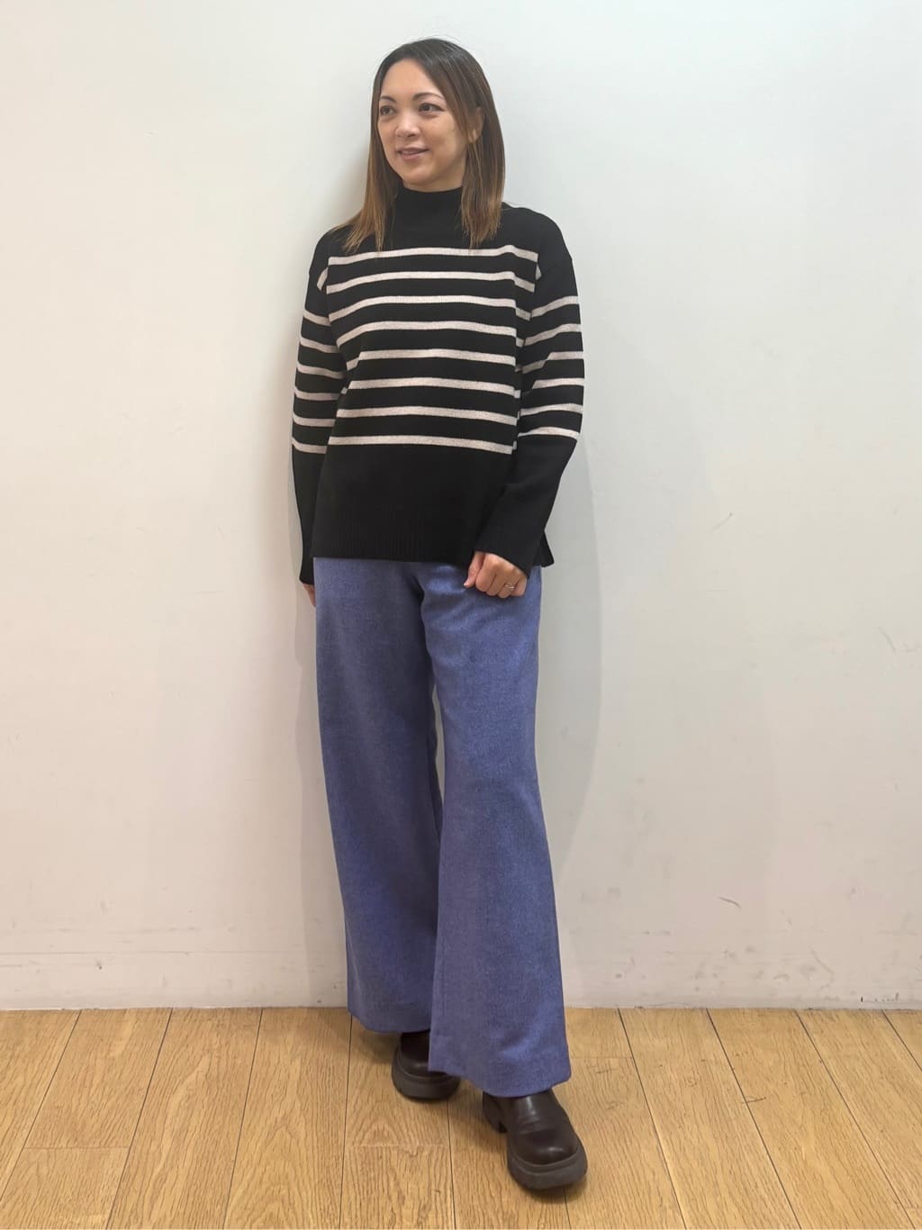 mikkoさんの「INDIVI｜【名品／撥水／抗菌防臭】ショート丈リサイクルダウンコート」を使ったコーディネート