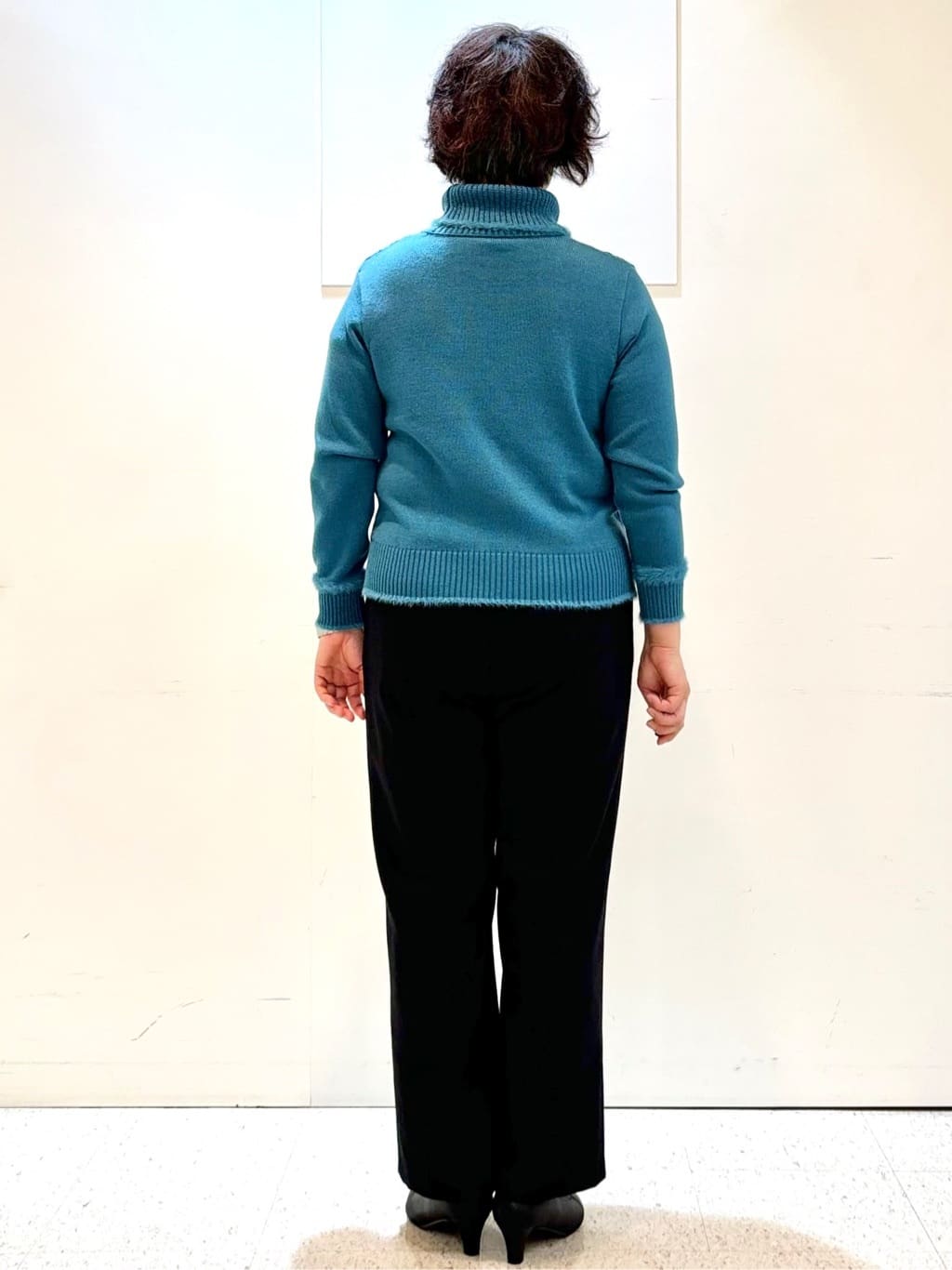 ヤスコさんの「Reflect｜【ほんのりラメ感◎】ふわふわフェザーヤーンハイネックニット」を使ったコーディネート