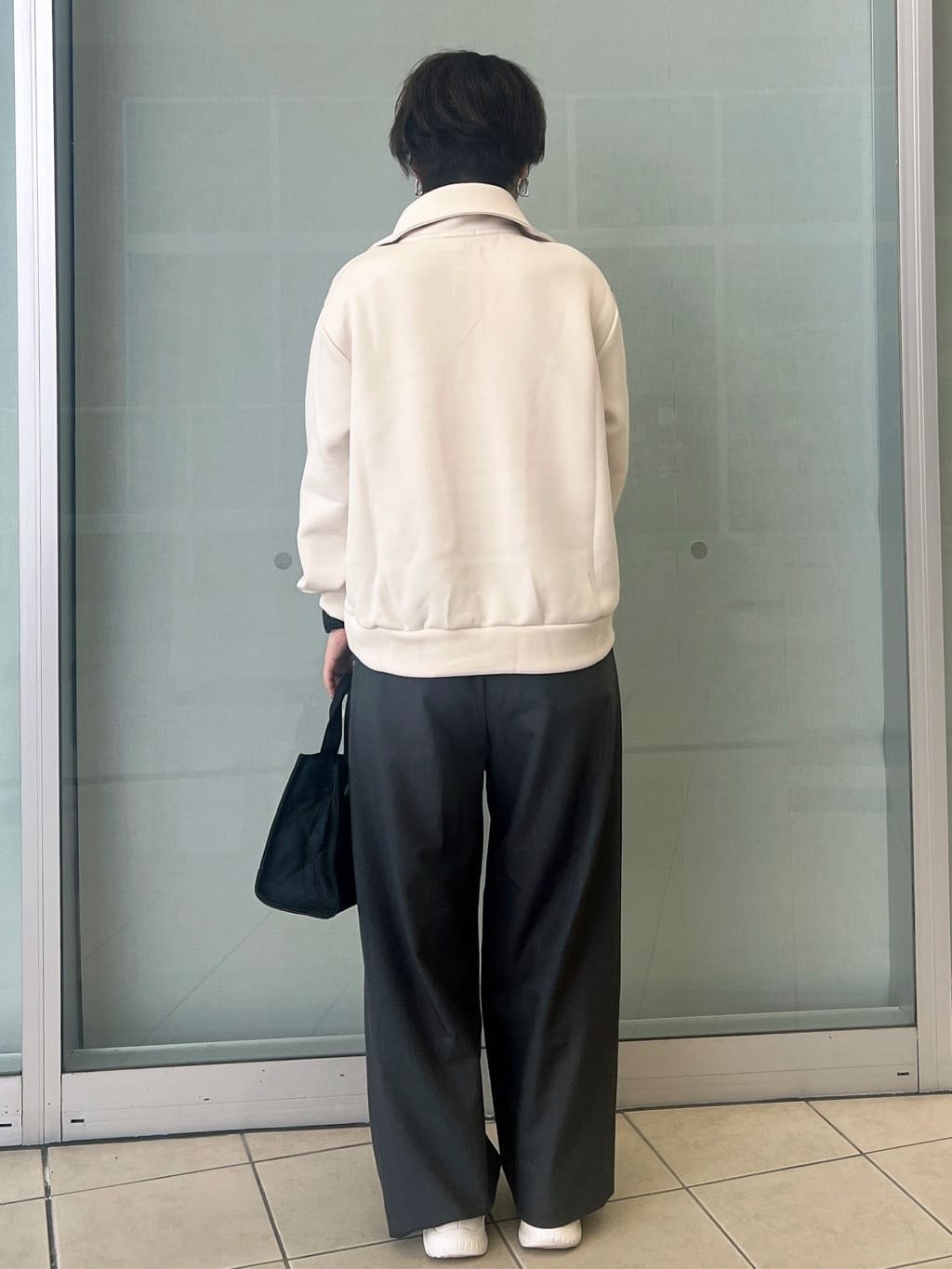 yo-koさんの「OPAQUE.CLIP｜ベルト付きタックワイドパンツ【洗濯機OK】」を使ったコーディネート