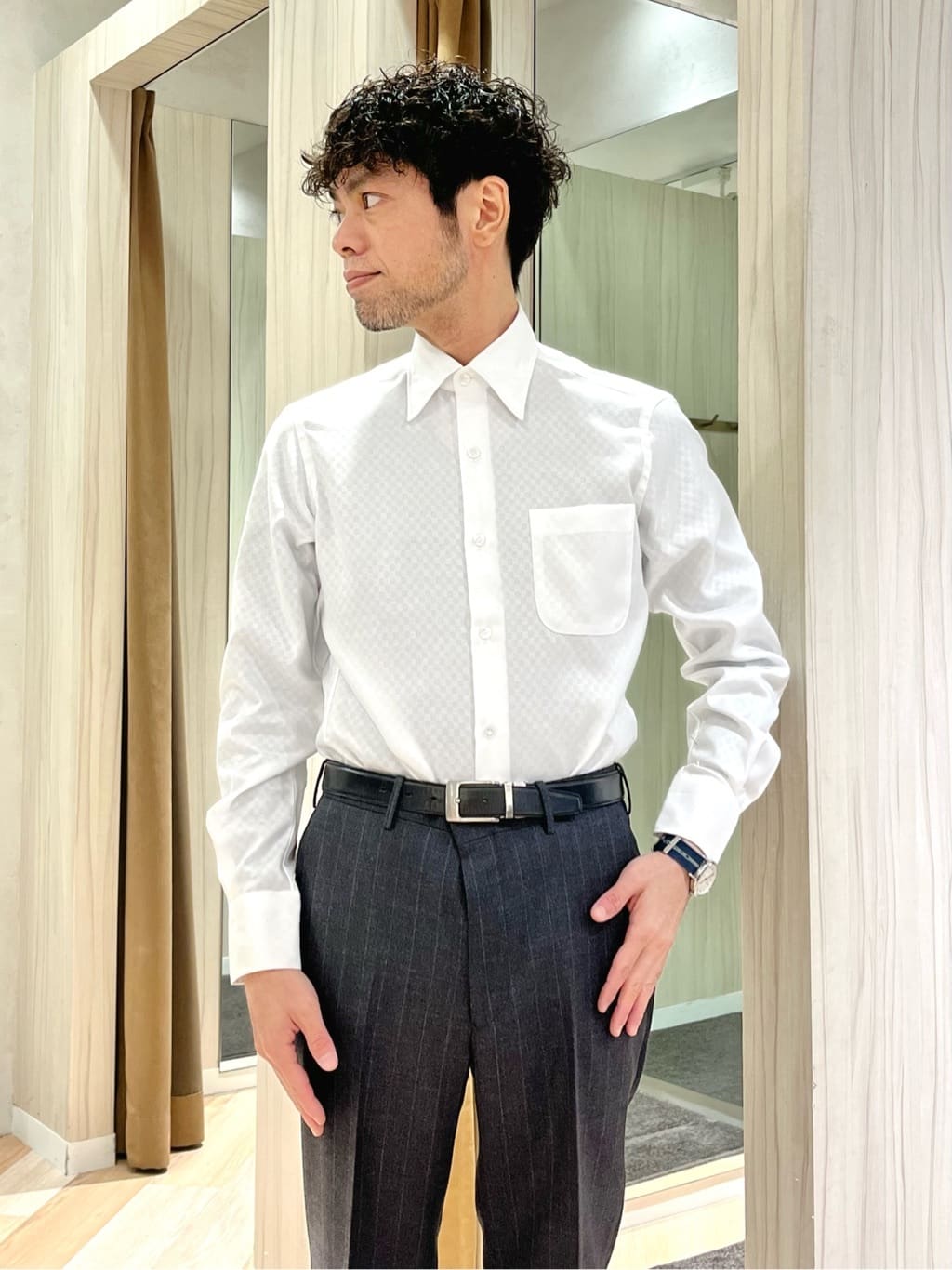 URAさんの「TAKEO KIKUCHI｜【THE FLAGSHIP】矢絣 ストライプ スーツ」を使ったコーディネート
