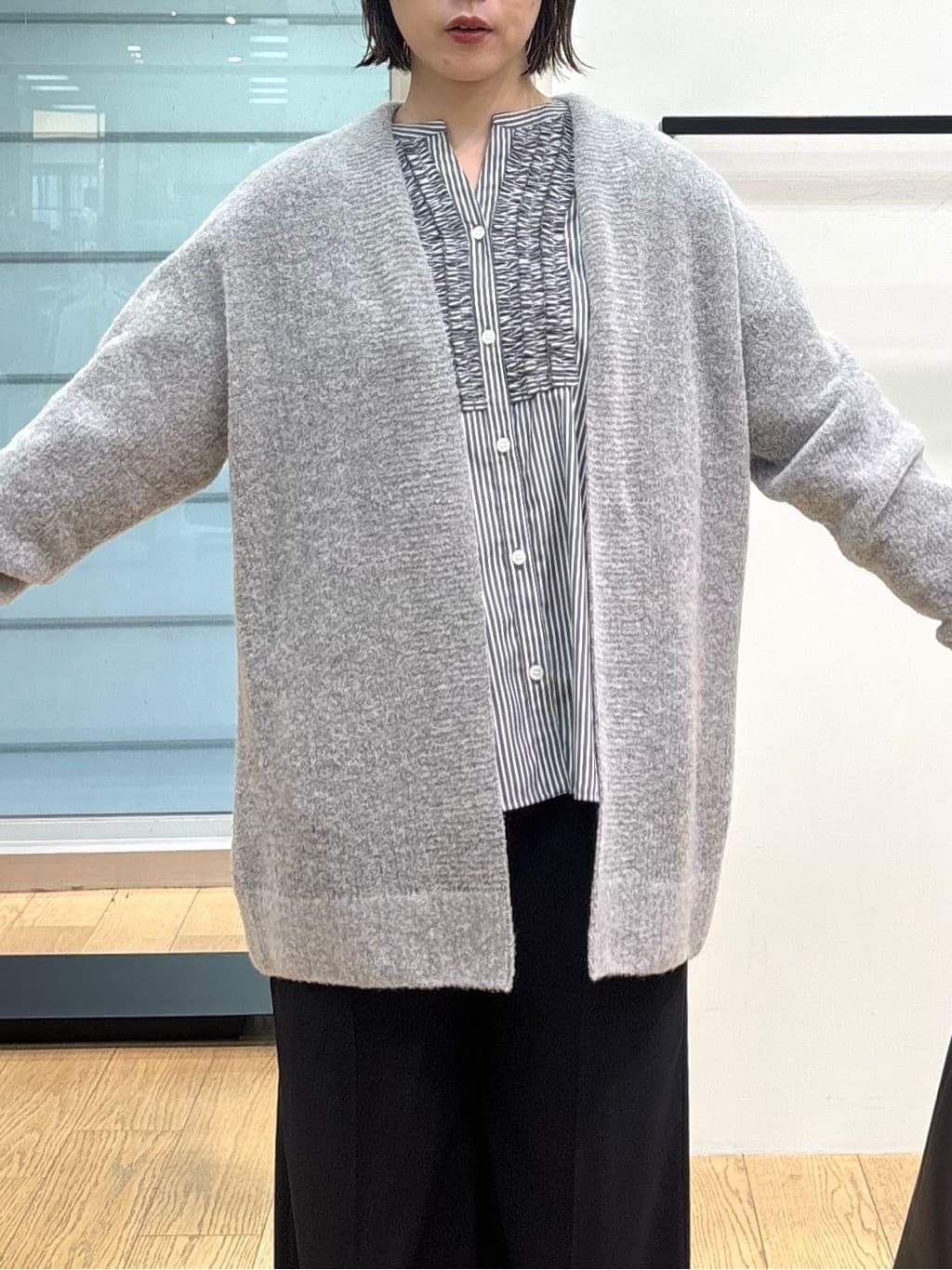 asamiさんの「INDIVI｜【洗える】胸元タックフリル長袖ブラウス」を使ったコーディネート