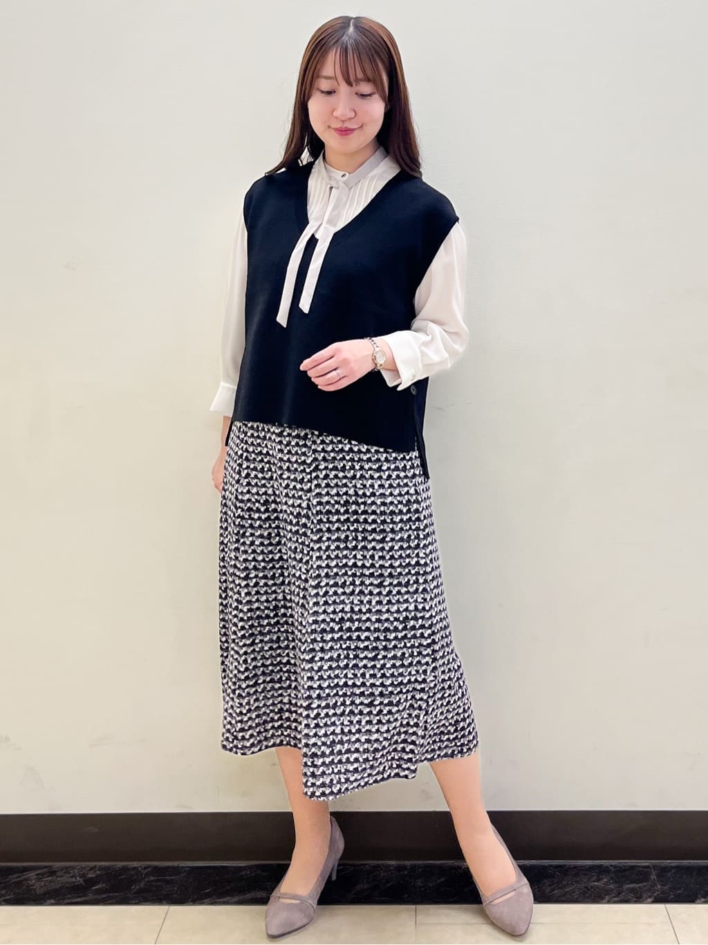 mikikoさんの「Reflect｜【配色ボウタイ付き】八分袖ジョーゼットブラウス」を使ったコーディネート