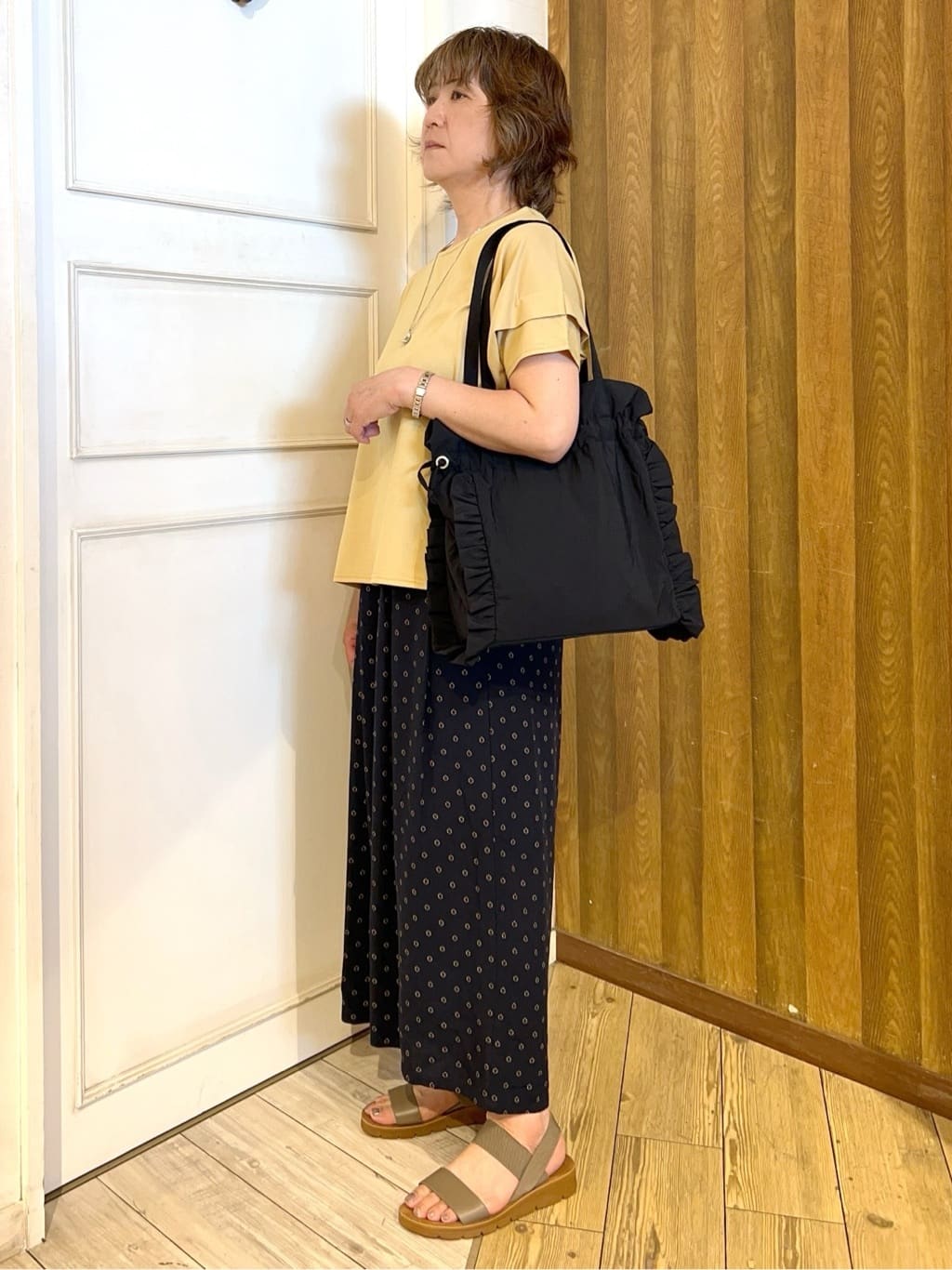 yuriyuriさんの「SHOO･LA･RUE｜【S-LL/UV/吸水速乾】さらりと着こなす 肩タックゆるトップス」を使ったコーディネート