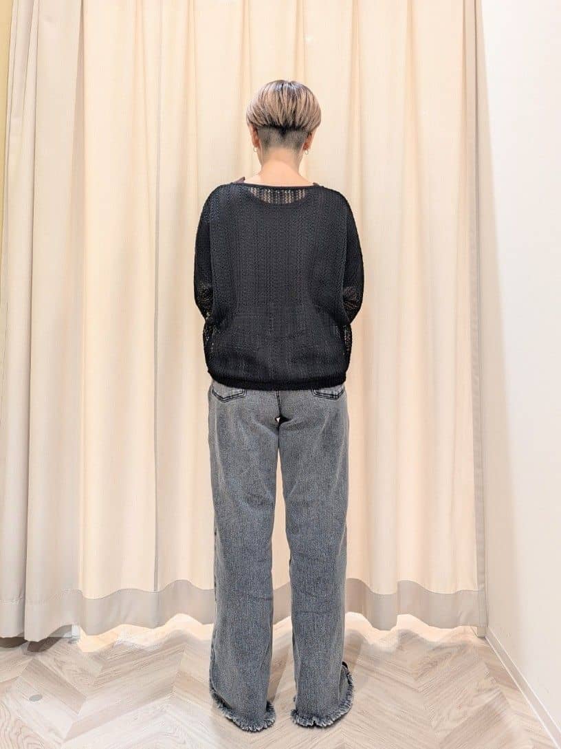 ユカさんの「SHOO･LA･RUE｜【洗える/S-LL】季節の変わり目に 透かし柄が涼やか ジップブルゾン」を使ったコーディネート