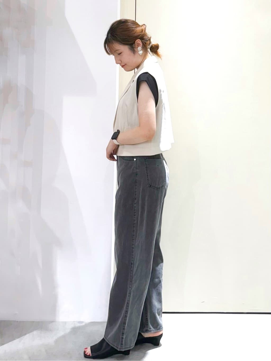 sayaさんの「OPAQUE.CLIP｜ショートテーラードジレ【接触冷感／洗濯機洗い可】」を使ったコーディネート