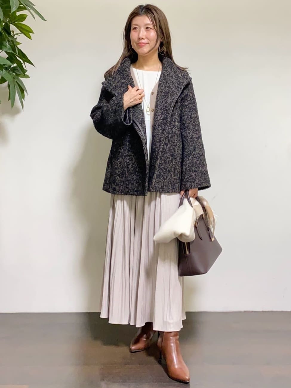 tomoさんの「UNTITLED｜【ふわふわニット/前後2WAY】フォックスカシミヤカーディガン」を使ったコーディネート