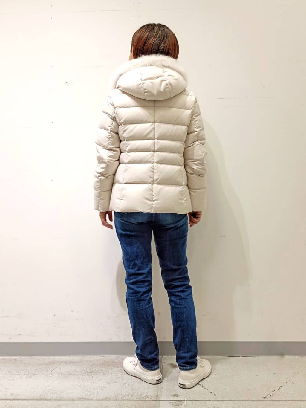 Kさんの「INDIVI｜【名品／撥水／抗菌防臭】ショート丈リサイクルダウンコート」を使ったコーディネート