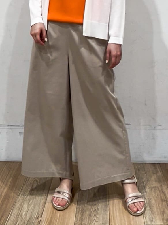 山さんさんの「grove｜サマーハイパーストレッチワイドパンツ」を使ったコーディネート