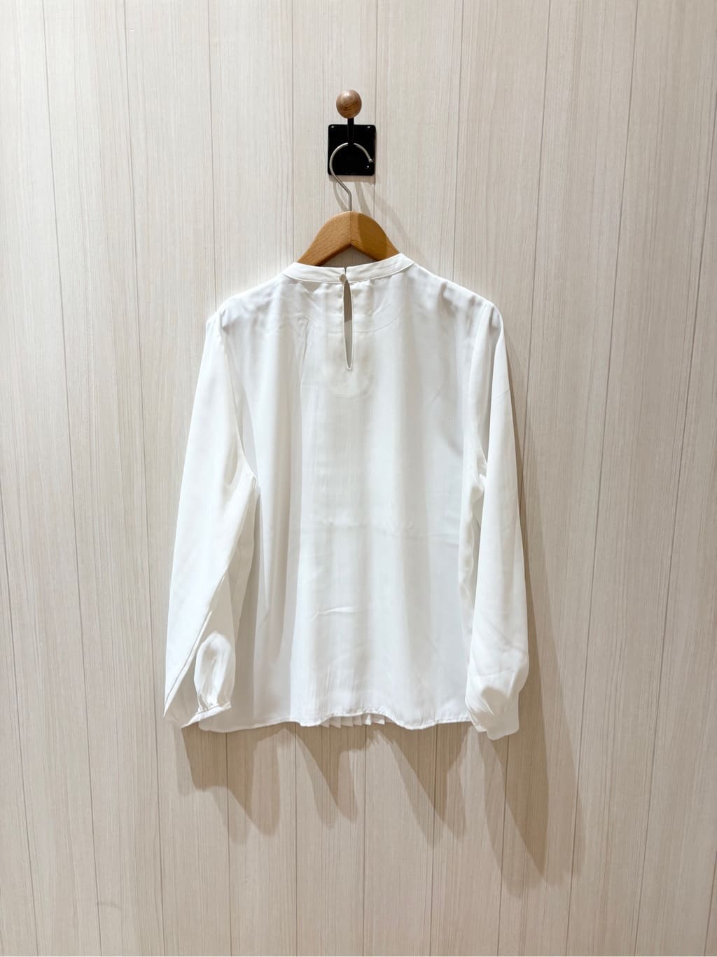 みきさんの「SHOO･LA･RUE｜【洗濯機可/セットアップ可/S-3L】きちんと楽に。カットジョーゼットノーカラージャケット」を使ったコーディネート