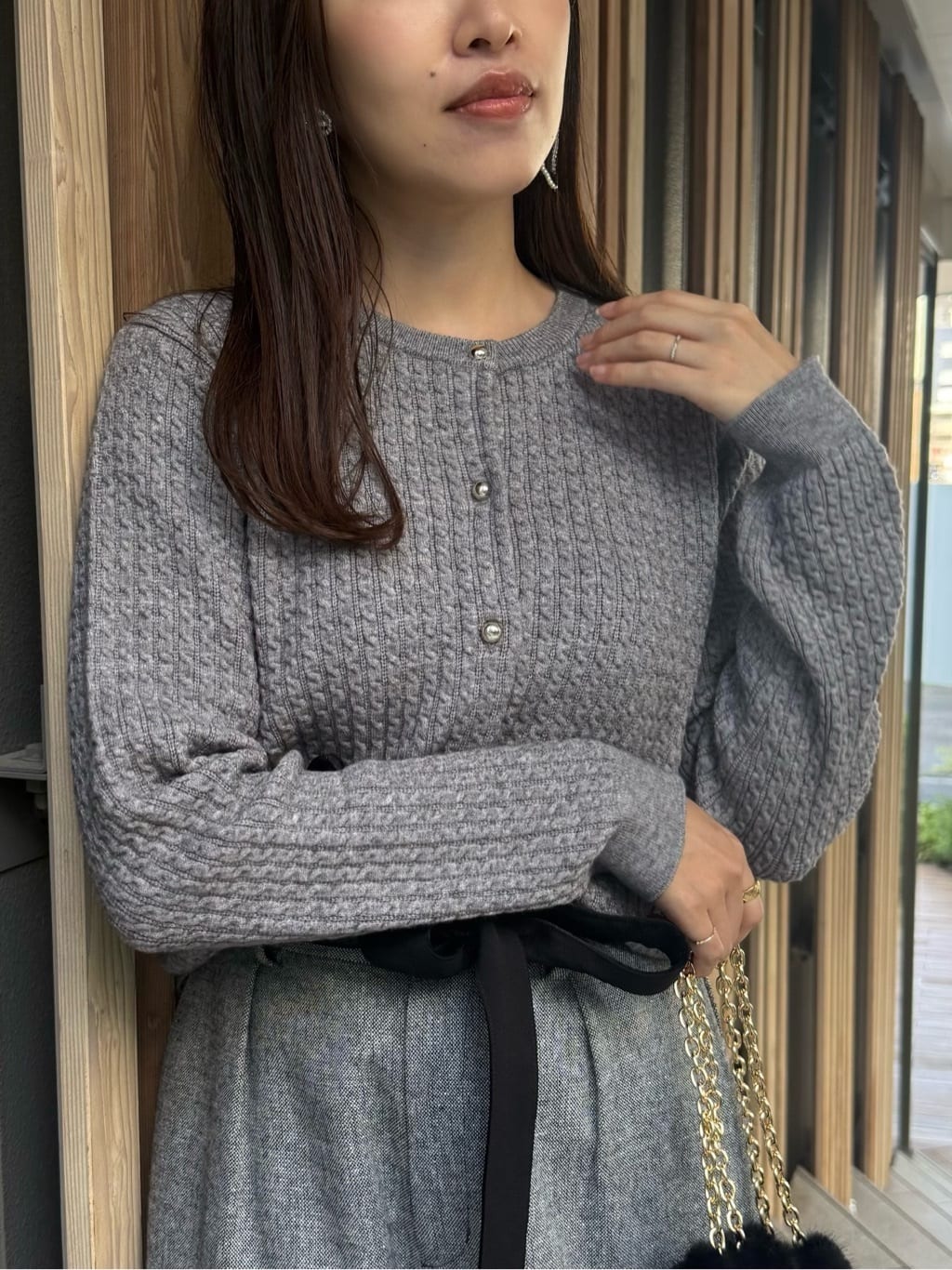teiさんの「Couture brooch｜【上品華やか・通勤】ラメツイード ワイドパンツ」を使ったコーディネート