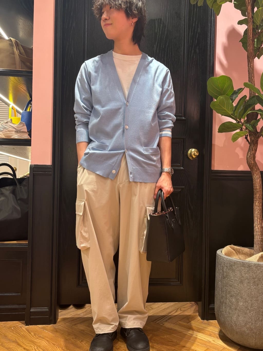 kaminaga さんの「DRESSTERIOR｜◆【セットアップ可】2WAYストレッチ ワイドカーゴパンツ」を使ったコーディネート