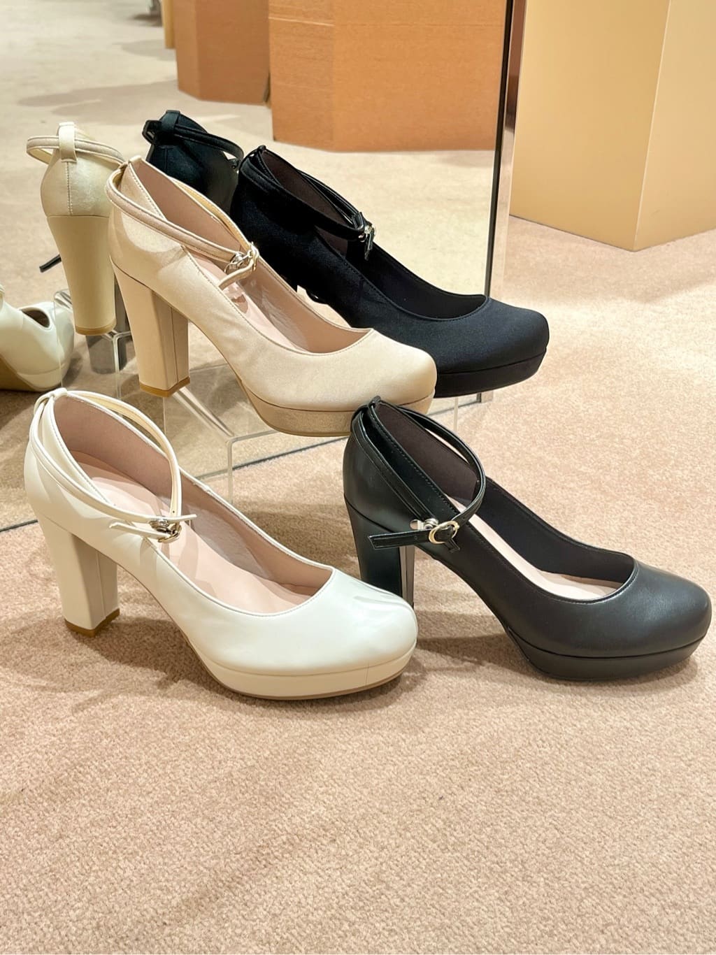 このかさんの「ESPERANZA｜3WAYチャンキーヒールパンプス」を使ったコーディネート