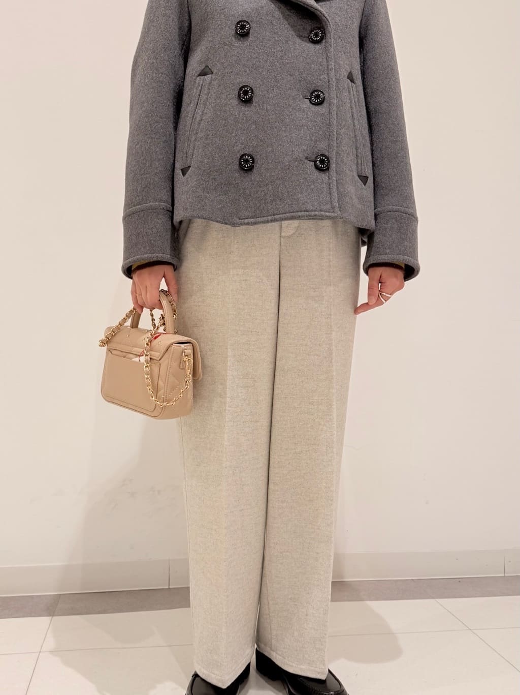 MIYAKAWAさんの「DRESSTERIOR｜シルクブレンドメリノウールリブプルオーバー」を使ったコーディネート