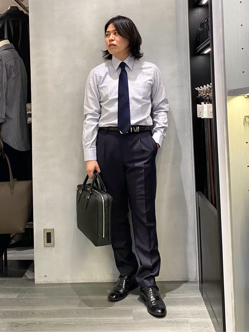 nishiさんの「TAKEO KIKUCHI｜ドビーストライプ ビジネス シャツ」を使ったコーディネート