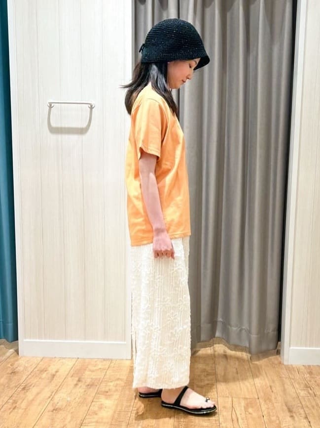 moneさんの「SHOO･LA･RUE｜◆【S-LL/ひんやり/UV】汗をかいても気になりにくい グラフィックTシャツ」を使ったコーディネート
