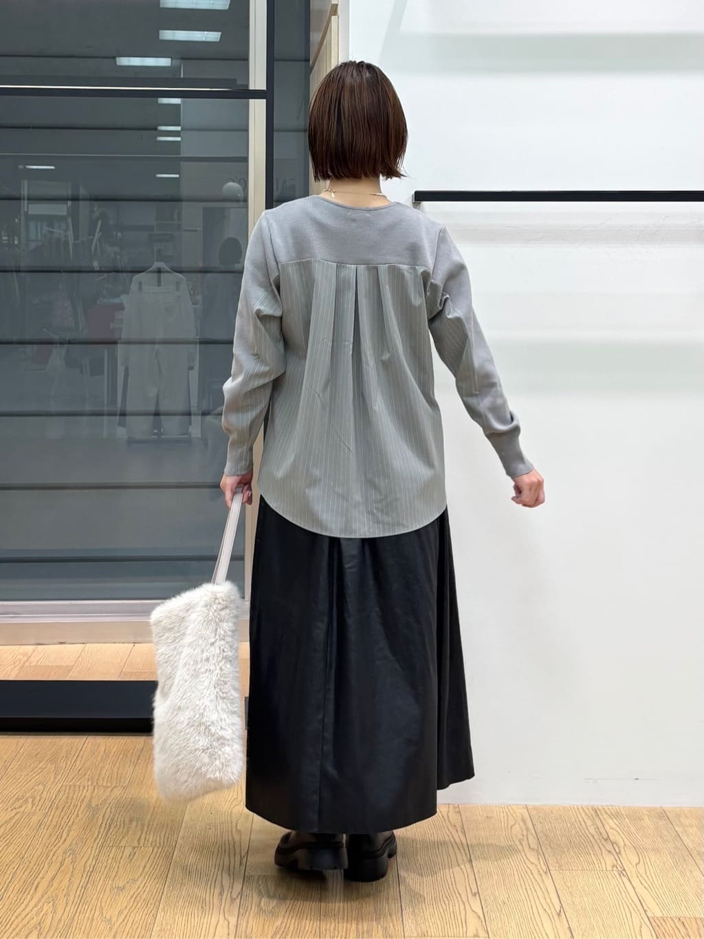 asamiさんの「INDIVI｜【洗える／選べる8色】トーンアップニット」を使ったコーディネート