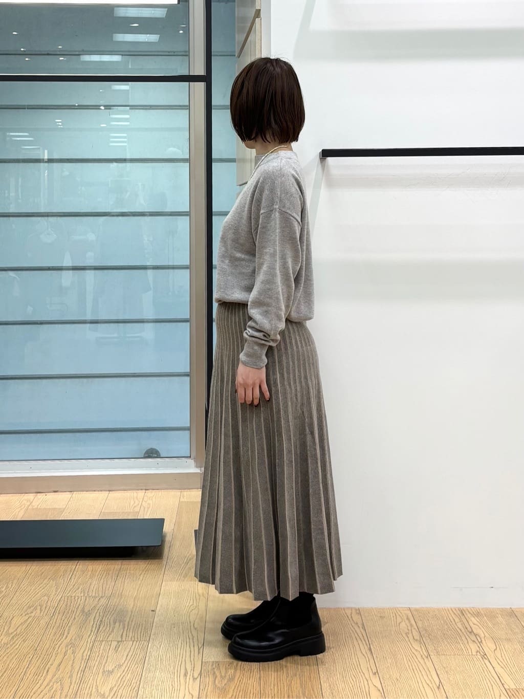 asamiさんの「INDIVI｜【洗える／カシミヤ混】ボトルネック ドルマンスリーブニット」を使ったコーディネート