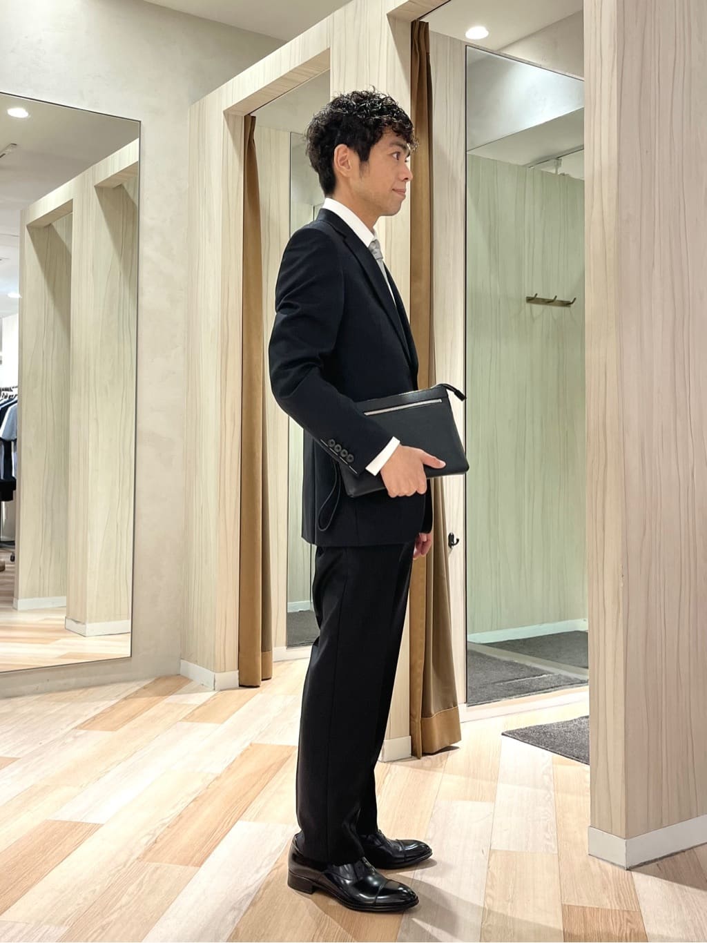 URAさんの「TAKEO KIKUCHI｜【Made in JAPAN】矢絣（やがすり）スーツ／スリーピース対応」を使ったコーディネート